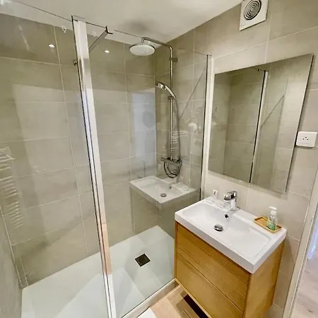 Apartment Pgh N19-centre-ville, A 200m, Parking Prive